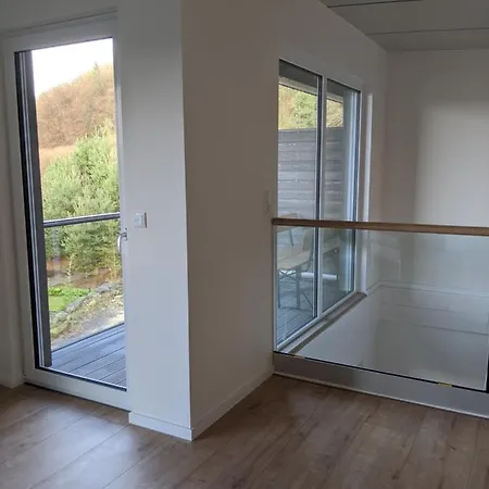 Schieferterrasse - Waldsee - *