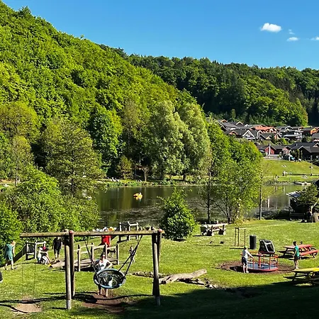 Ferienhaus Schieferterrasse - Waldsee - *