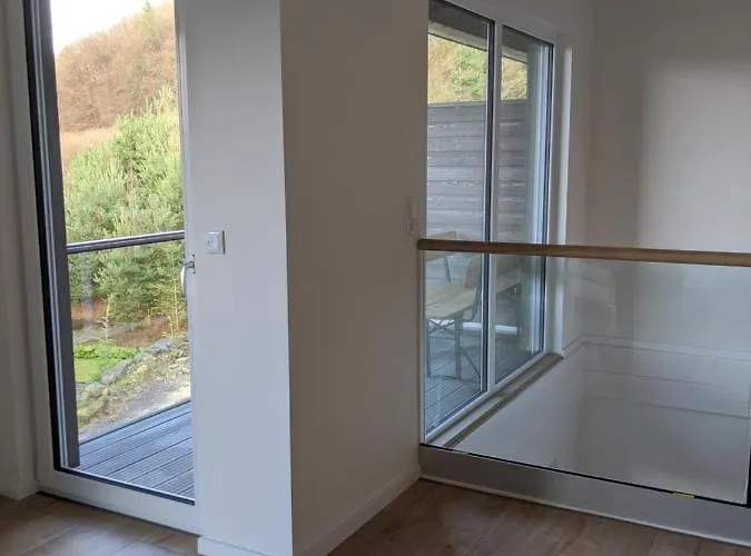 Schieferterrasse - Waldsee - *