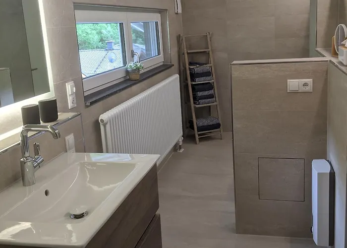 Schieferterrasse - Waldsee - Nyaraló