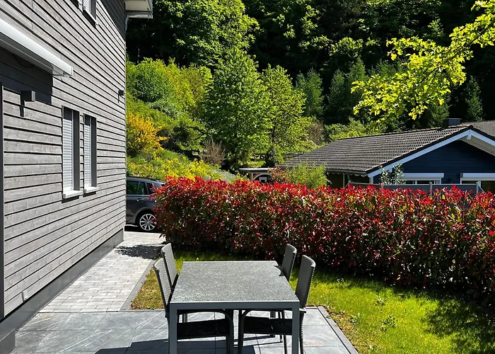 Schieferterrasse - Waldsee - Nyaraló Rieden