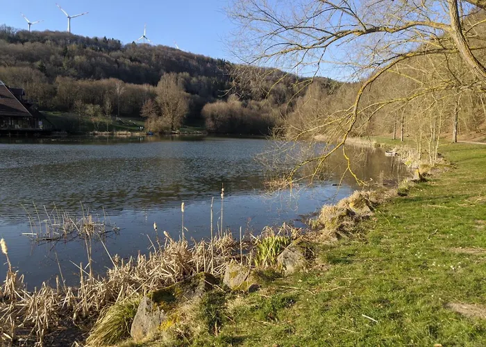 Schieferterrasse - Waldsee - Nyaraló Rieden