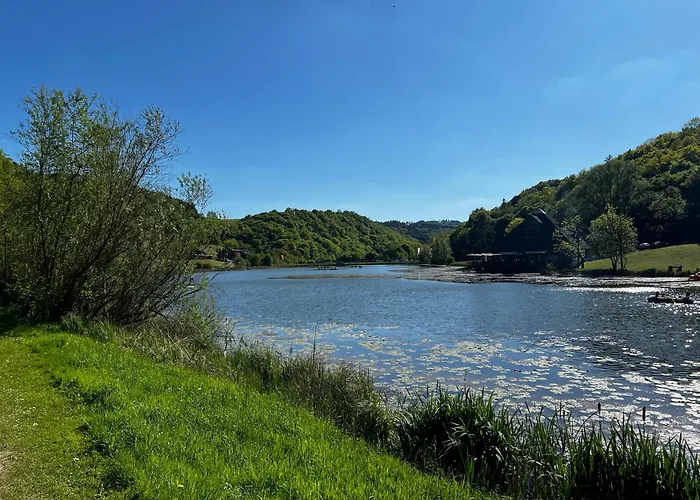 Schieferterrasse - Waldsee - Nyaraló
